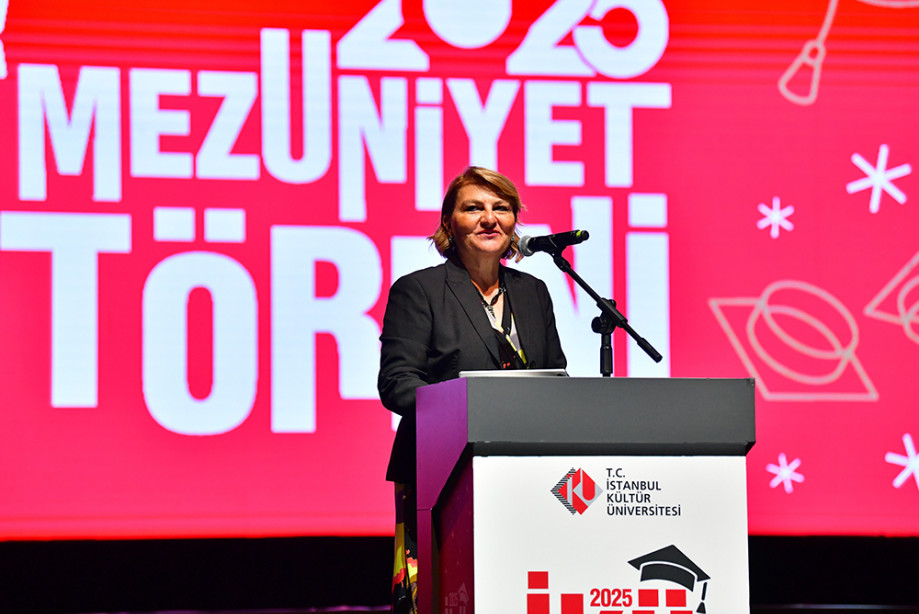 İKÜ 2024-2025 Mezuniyet Töreni 