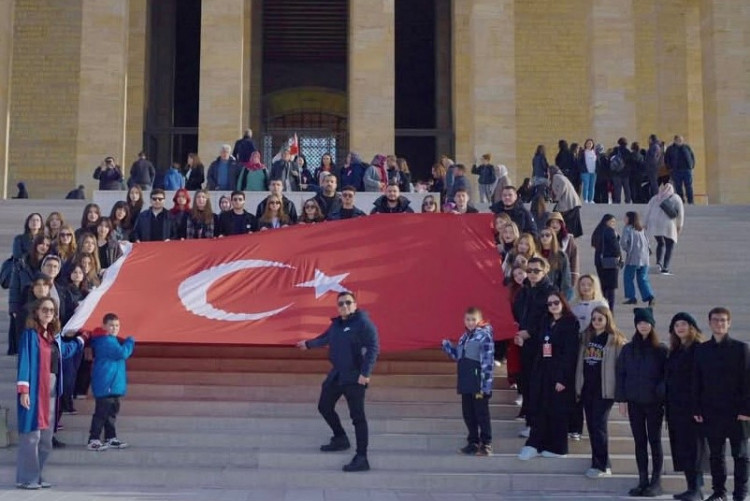 ATAMER ve Atatürkçü Düşünce Kulübü’nden Anlamlı Anıtkabir Ziyareti