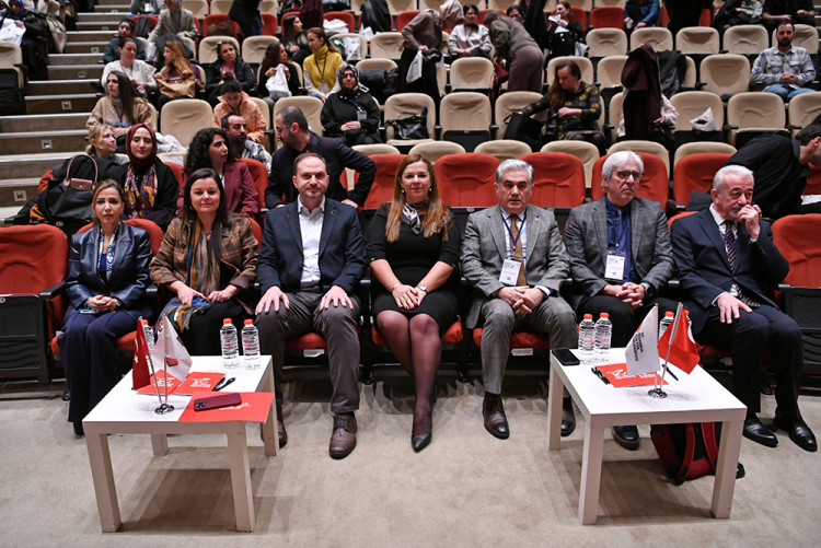 "Bağımlılıktan Özgürlüğe Duyarlı Okul İklimi Zirvesi"